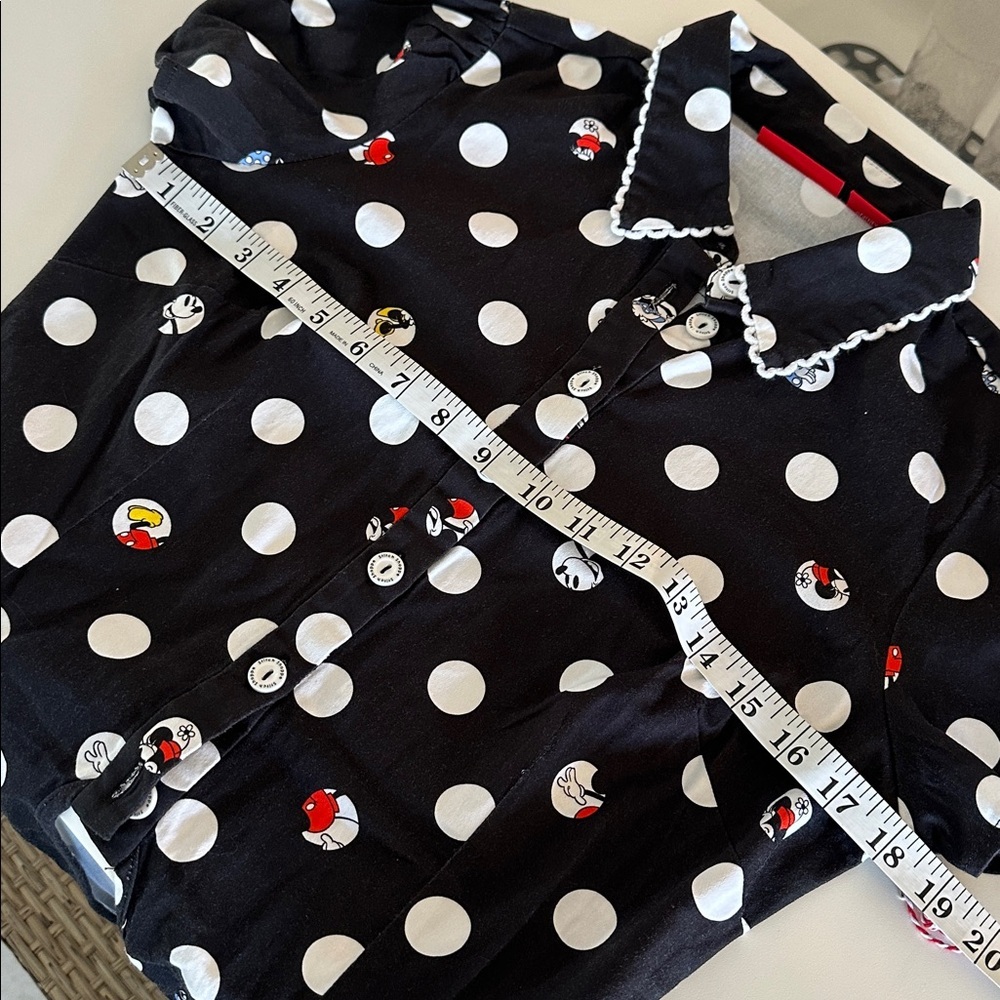Disney Loungefly Stitch Shoppe Minnie Peek-a-Boo Polka Dot Black White Top, M - Picture 8 of 10